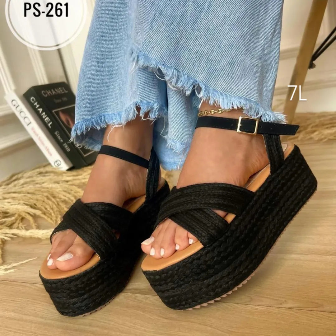 gid://shopify/MediaImage/41238680076577